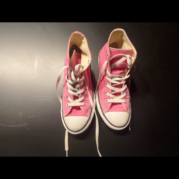 Kids Pink Hightop Converse - Picture 3 of 3